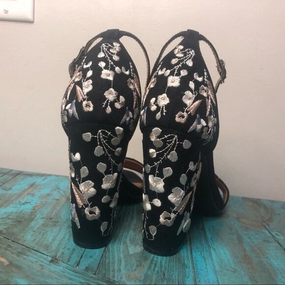 Sugar Black Floral Embroidered Heels Size 7.5 Ankle Strap Chunky Heel Feminine - Picture 6 of 11